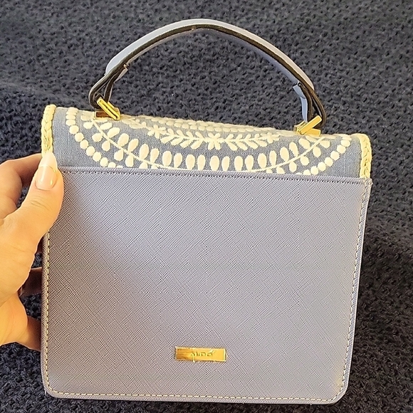 Blue and White Patterned Bag - Picture 5 of 9